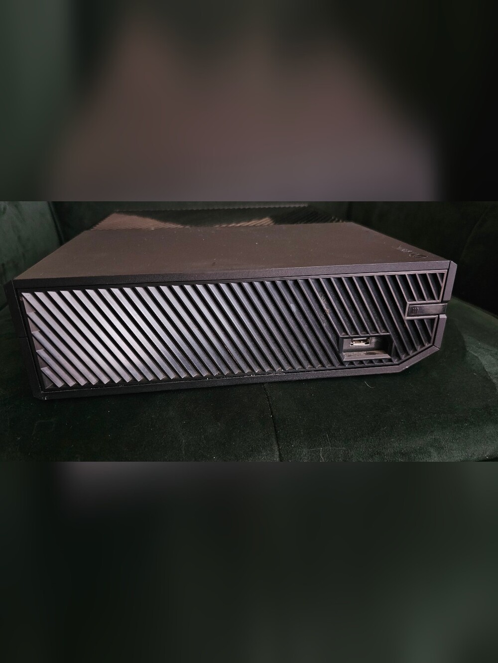 Xbox One Bundle (Console,Controller,Game,Cable) - Picture 5 of 12